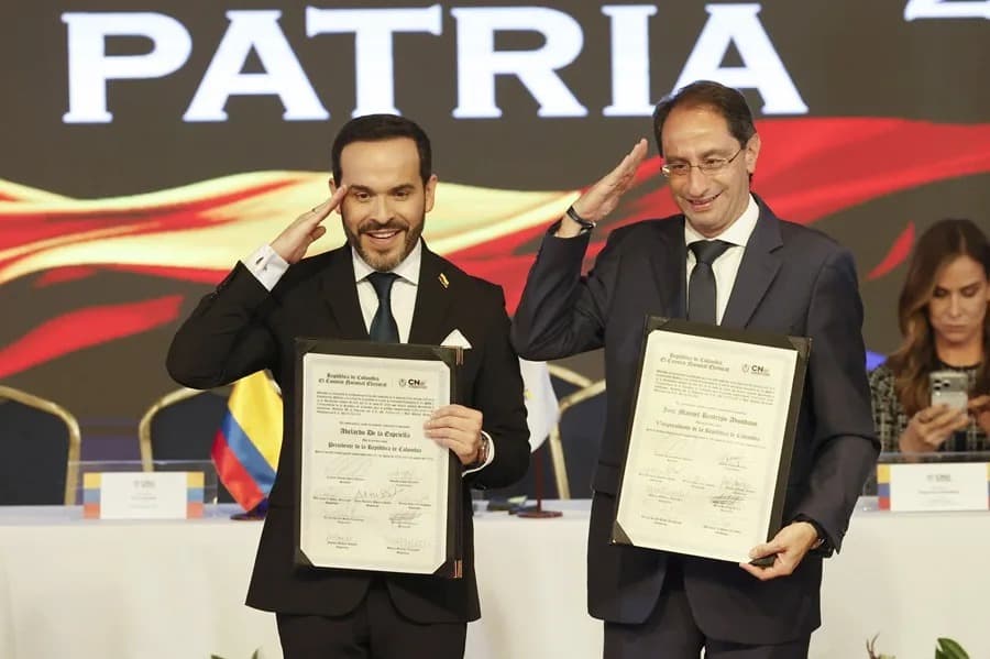 CNE entrega credenciales a De la Espriella y Restrepo para gobernar desde el 7 de agosto