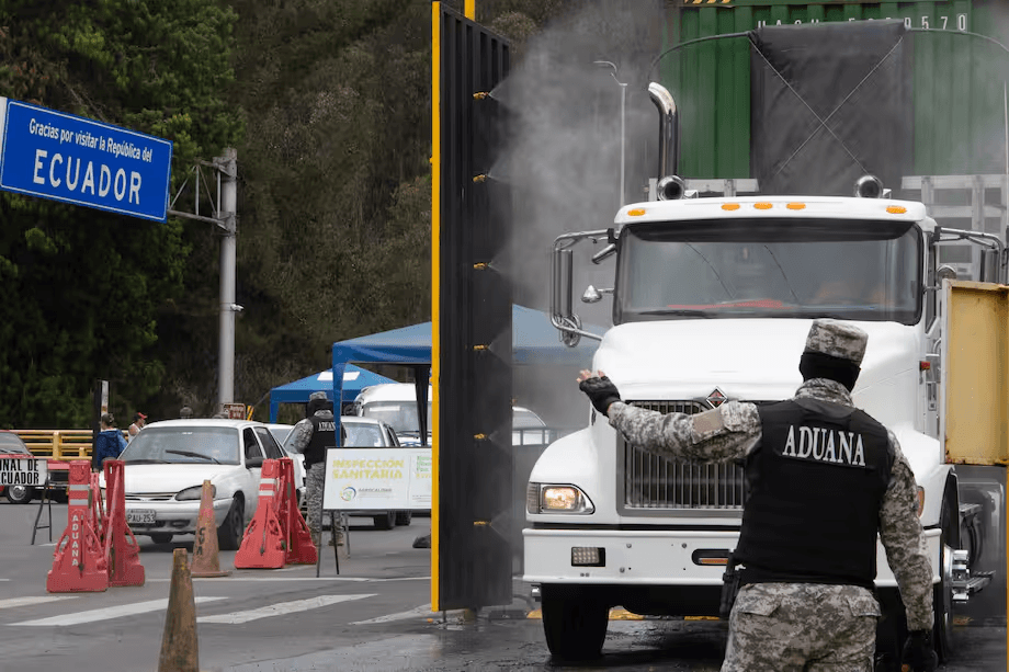 Colombia y Ecuador levantan aranceles del 100% y respiran los comerciantes de la frontera