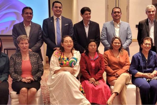 Anas Wayuu mezcla medicina ancestral con occidental para mejorar salud de gestantes en La Guajira