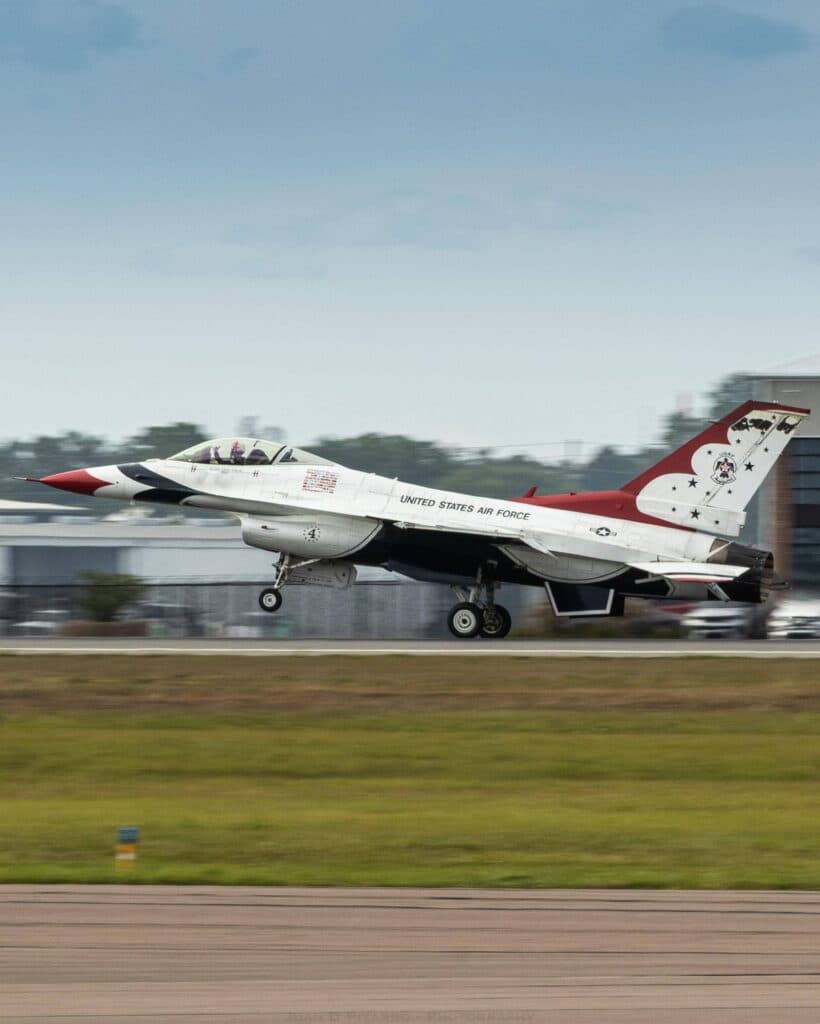 Aeroreportero colombiano capturó espectaculares imágenes del mayor festival aéreo de Florida