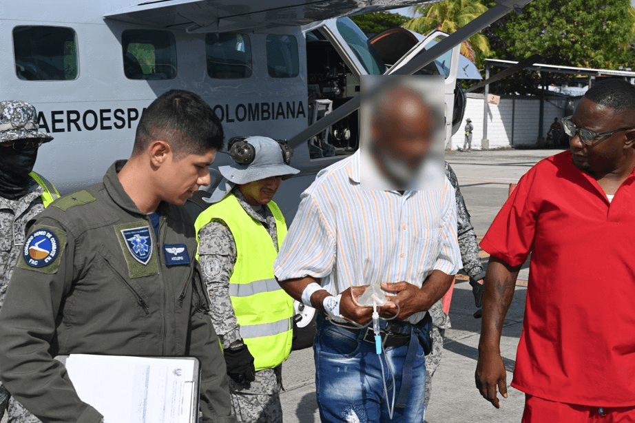 Fuerza Aérea trasladó tres pacientes de Providencia a San Andrés en operaciones de emergencia