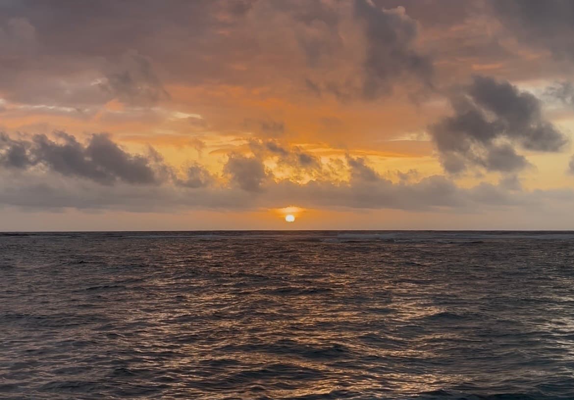 Cielos despejados pero oleaje moderado dominarán el clima en las islas este martes