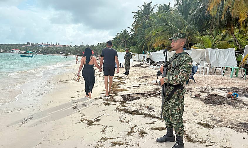 Ejército refuerza vigilancia en San Andrés para la temporada turística de mitad de año