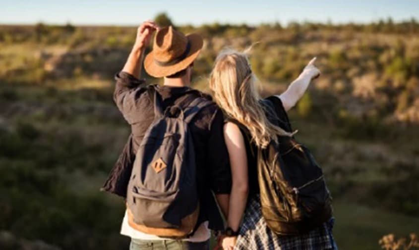 Colombia atrae más jóvenes: el perfil del turista extranjero cambió en 2026