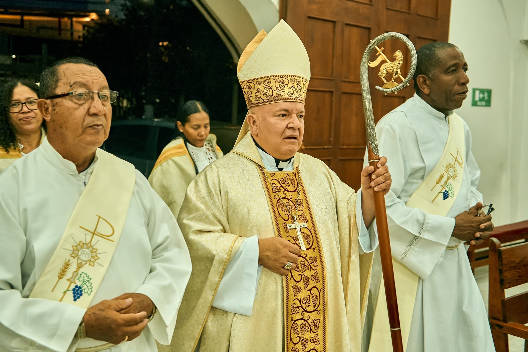Monseñor Sanabria Arias celebra diez años al frente del Vicariato de San Andrés