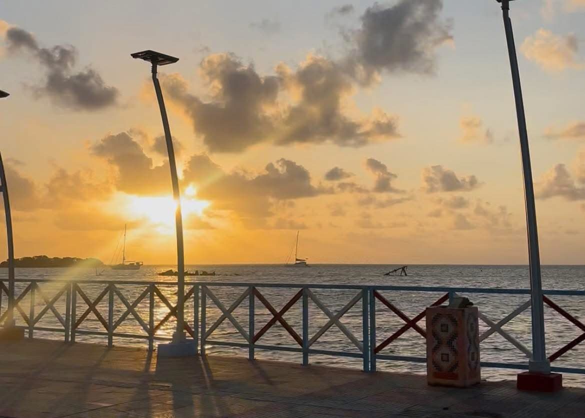 San Andrés y Providencia: viernes nublado con lloviznas dispersas y mar moderado